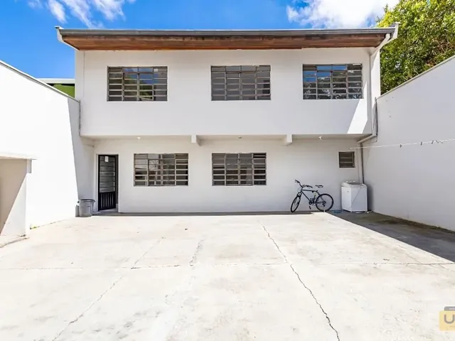 Sobrado com 120m² 2 quartos e 2 banheiros, para alugar, no bairro Jardim Botânico em Curitiba