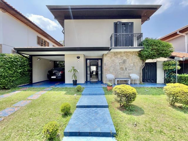 Sobrado com 345m² 4 quartos e 5 banheiros, à venda, no bairro Jardim São Paulo II em Cotia