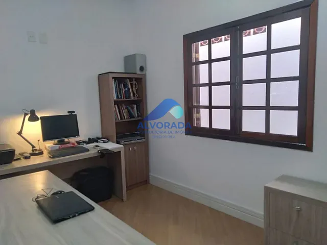 Casa com 275m² 3 quartos e 1 banheiro, à venda, no bairro Jardim das Indústrias em São José dos Campos