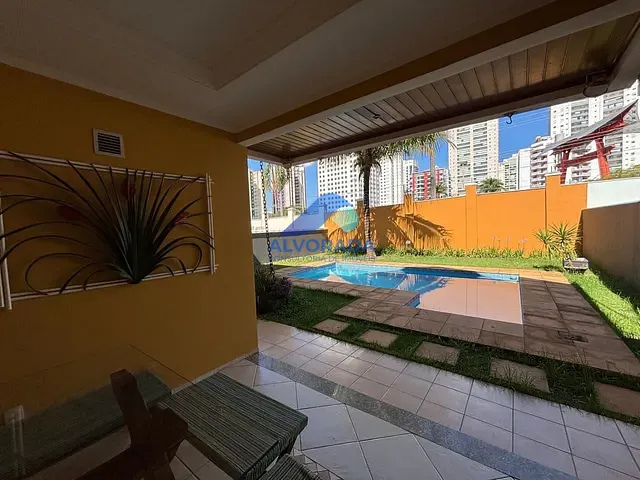 Sobrado com 360m² 3 quartos e 1 banheiro, para alugar, no bairro Jardim Aquarius em São José dos Campos