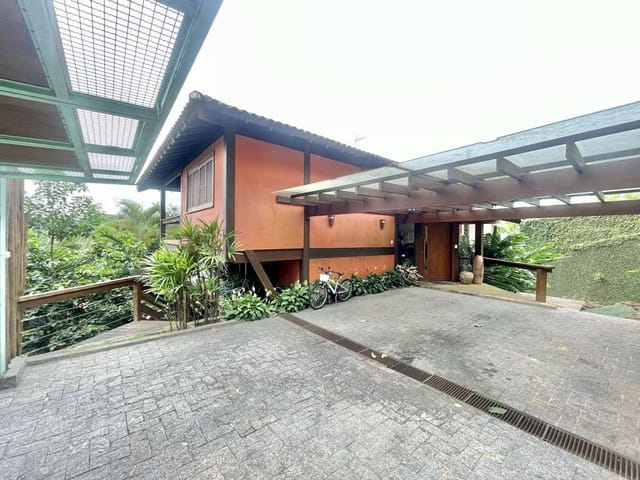Sobrado com 1323m² 3 quartos e 3 banheiros, à venda, no bairro Recanto Inpla em Carapicuíba