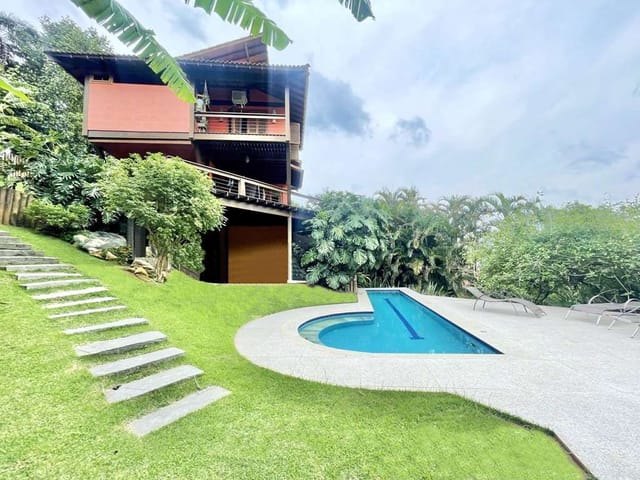 Sobrado com 1323m² 3 quartos e 3 banheiros, à venda, no bairro Recanto Inpla em Carapicuíba
