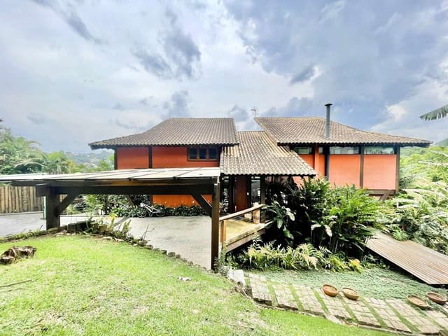 Sobrado com 1323m² 3 quartos e 3 banheiros, à venda, no bairro Recanto Inpla em Carapicuíba