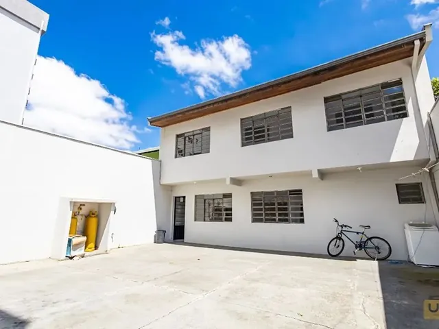 Sobrado com 120m² 2 quartos e 2 banheiros, para alugar, no bairro Jardim Botânico em Curitiba