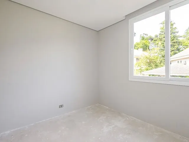 Casa com 120m² 3 quartos e 2 banheiros, à venda, no bairro Campo Comprido em Curitiba