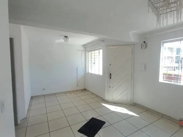 Casa 3 quartos e 2 banheiros, à venda, no bairro Alto Boqueirão em Curitiba
