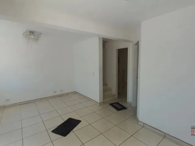 Sobrado 3 quartos e 2 banheiros, à venda, no bairro Alto Boqueirão em Curitiba