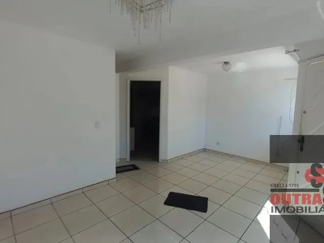 Sobrado 3 quartos e 2 banheiros, à venda, no bairro Alto Boqueirão em Curitiba