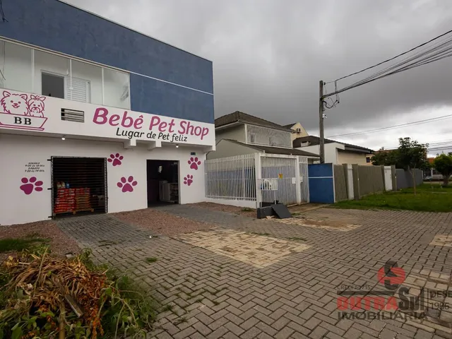 Sobrado com 480m² 4 quartos e 3 banheiros, à venda, no bairro Novo Mundo em Curitiba