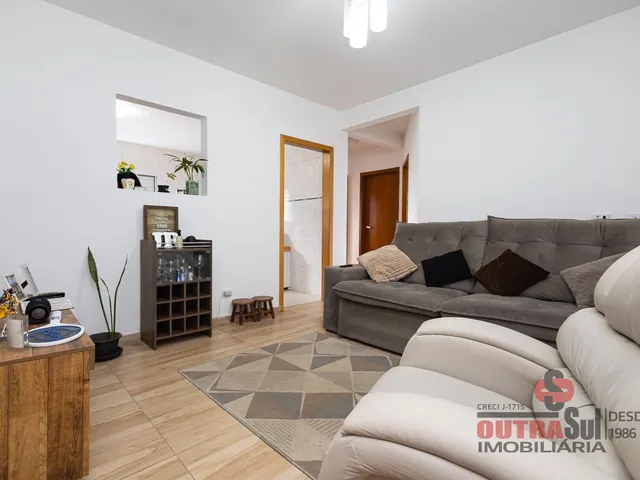 Sobrado com 480m² 4 quartos e 3 banheiros, à venda, no bairro Novo Mundo em Curitiba