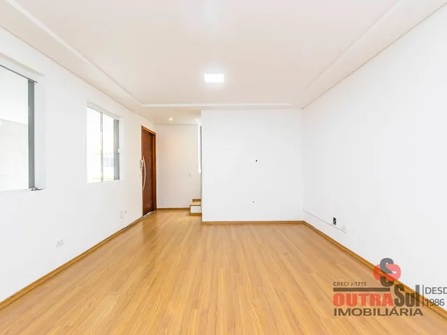 Casa 3 quartos e 2 banheiros, para alugar, no bairro Pinheirinho em Curitiba