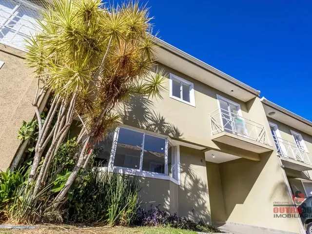 Casa com 116m² 3 quartos e 3 banheiros, para alugar, no bairro Capão Raso em Curitiba