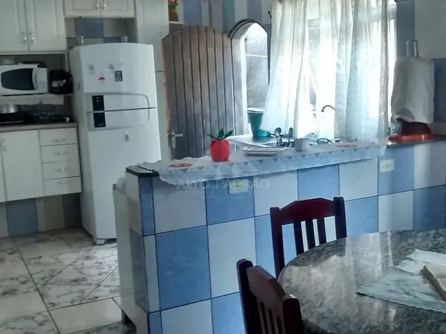 Sobrado com 100m² 3 quartos e 2 banheiros, à venda, no bairro Parque das Américas em Mauá