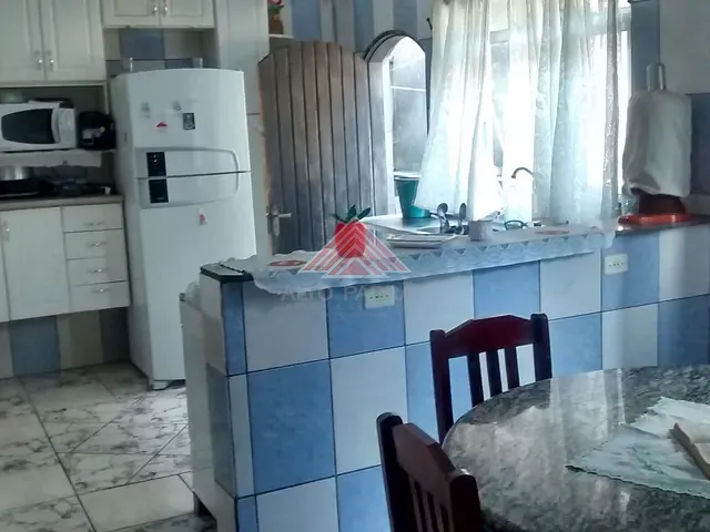 Sobrado com 100m² 3 quartos e 2 banheiros, à venda, no bairro Parque das Américas em Mauá
