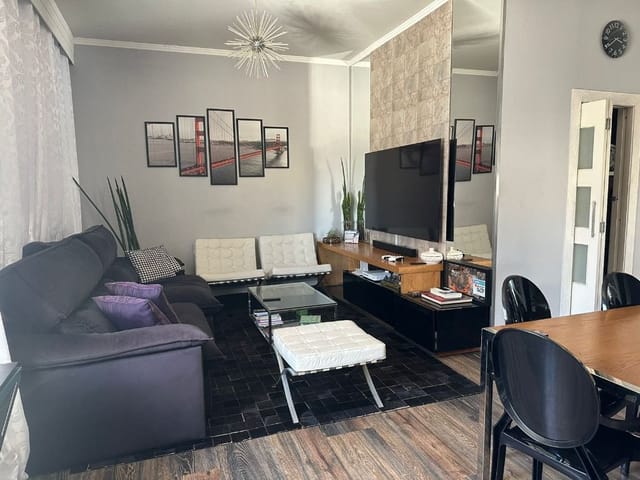 Sobrado com 264m² 3 quartos e 1 banheiro, à venda, no bairro Pitas em Cotia