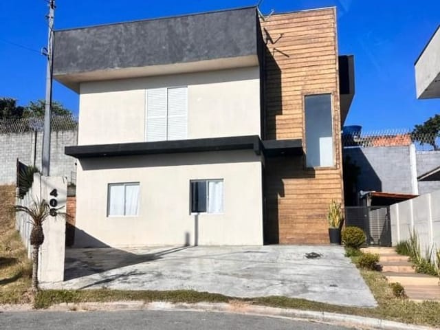 Sobrado com 264m² 3 quartos e 1 banheiro, à venda, no bairro Pitas em Cotia