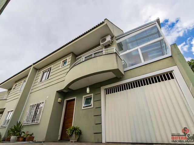 Sobrado 3 quartos e 1 banheiro, à venda, no bairro Fanny em Curitiba