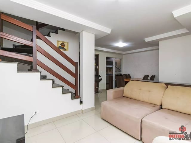 Sobrado 3 quartos e 1 banheiro, à venda, no bairro Fanny em Curitiba