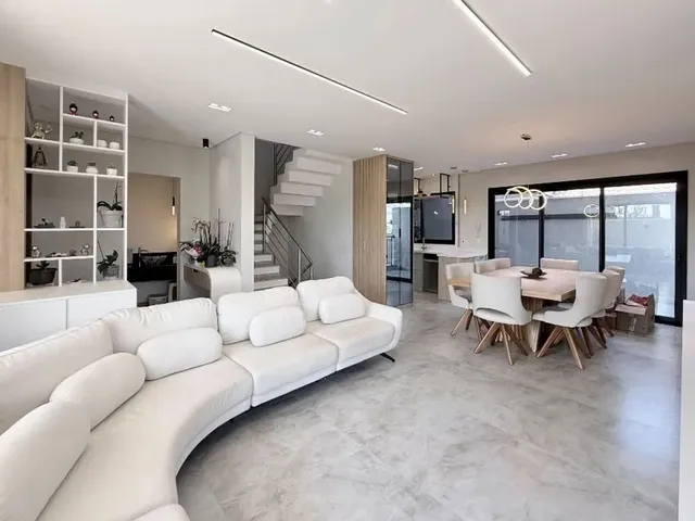 Sobrado com 144m² 3 quartos e 3 banheiros, à venda, no bairro Santa Felicidade em Curitiba