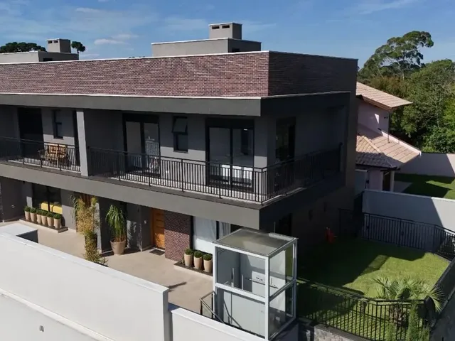 Sobrado com 144m² 3 quartos e 3 banheiros, à venda, no bairro Santa Felicidade em Curitiba