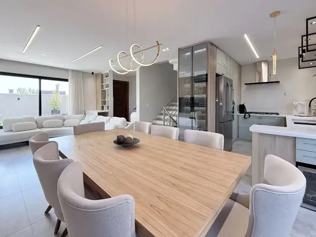 Sobrado com 144m² 3 quartos e 3 banheiros, à venda, no bairro Santa Felicidade em Curitiba
