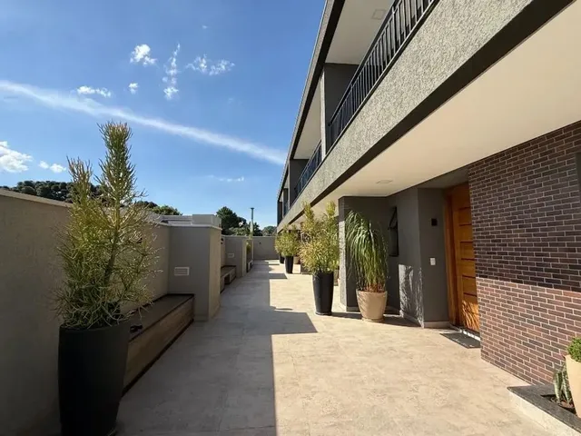 Sobrado com 144m² 3 quartos e 3 banheiros, à venda, no bairro Santa Felicidade em Curitiba