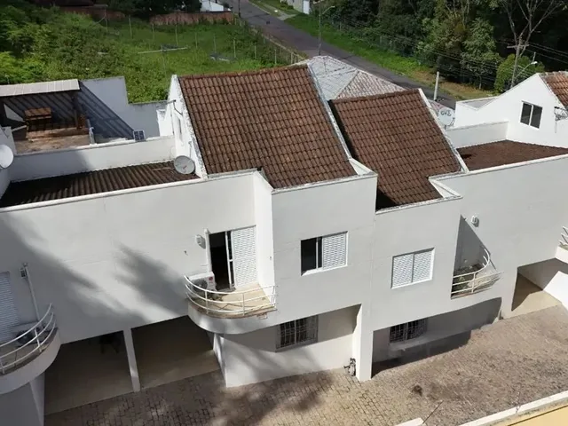 Sobrado com 79m² 3 quartos e 3 banheiros, à venda, no bairro Santa Felicidade em Curitiba
