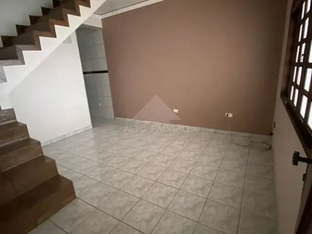 Sobrado com 125m² 4 quartos e 3 banheiros, à venda, no bairro Jardim Itapeva em Mauá