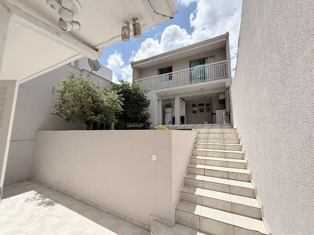 Casa com 214m² 3 quartos e 2 banheiros, à venda, no bairro Santa Felicidade em Curitiba