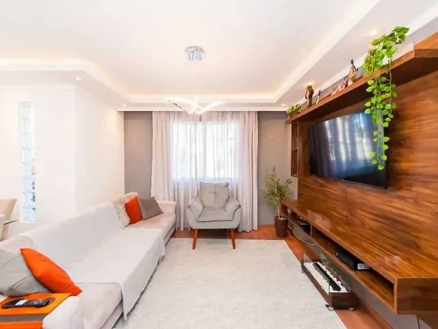Sobrado com 214m² 3 quartos e 2 banheiros, à venda, no bairro Santa Felicidade em Curitiba