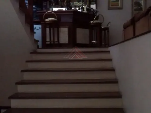 Sobrado com 400m² 4 quartos e 1 banheiro, à venda, no bairro Vila Assis Brasil em Mauá