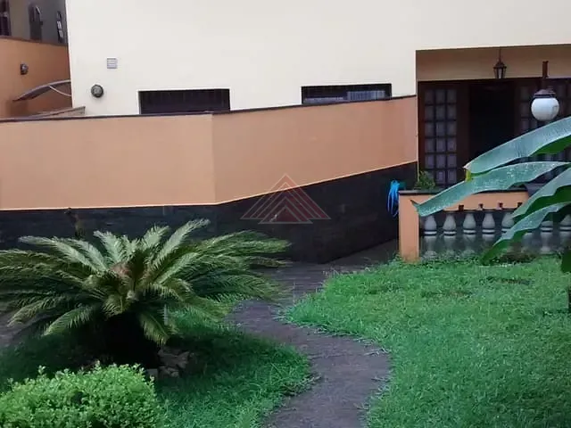 Sobrado com 400m² 4 quartos e 1 banheiro, à venda, no bairro Vila Assis Brasil em Mauá