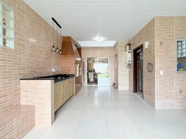 Casa com 180m² 3 quartos e 3 banheiros, à venda, no bairro Santa Felicidade em Curitiba