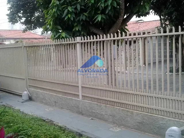 Sobrado com 318m² 4 quartos e 3 banheiros, à venda, no bairro Bosque dos Eucaliptos em São José dos Campos