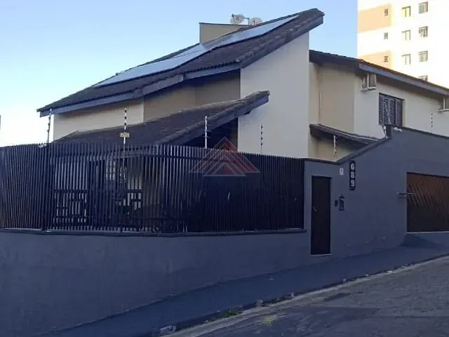 Sobrado com 250m² 3 quartos e 2 banheiros, à venda, no bairro Vila Guarani em Mauá