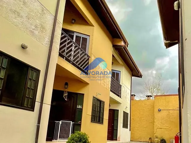 Sobrado 2 quartos e 2 banheiros, à venda, no bairro Maranduba em Ubatuba