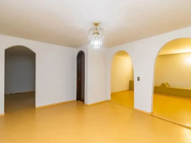 Sobrado com 280m² 3 quartos e 3 banheiros, para alugar, no bairro Tarumã em Curitiba
