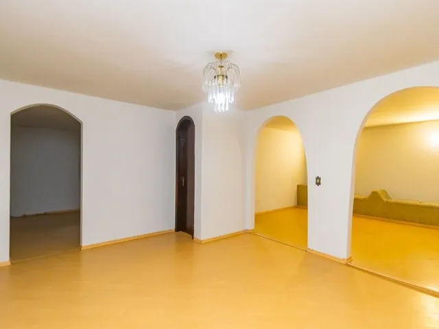 Casa com 280m² 3 quartos e 3 banheiros, para alugar, no bairro Tarumã em Curitiba