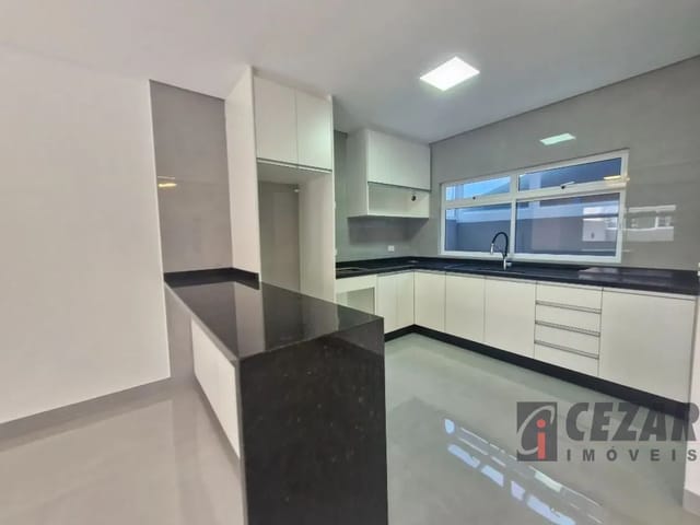 Casa 3 quartos e 1 banheiro, para alugar, no bairro Bairro Alto em Curitiba