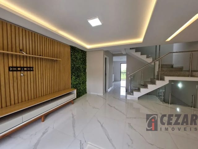 Sobrado com 120m² 3 quartos e 1 banheiro, para alugar, no bairro Bom Retiro em Curitiba