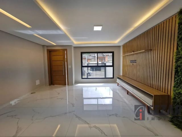 Sobrado com 120m² 3 quartos e 1 banheiro, para alugar, no bairro Bom Retiro em Curitiba