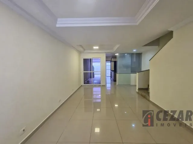 Casa com 120m² 3 quartos e 1 banheiro, para alugar, no bairro Santa Cândida em Curitiba