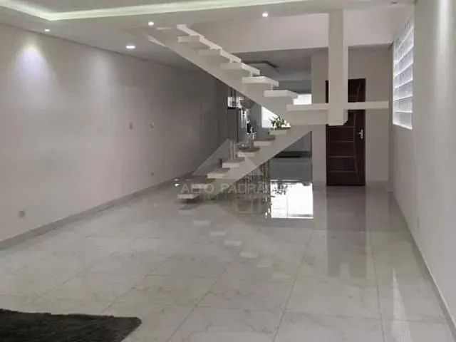 Sobrado com 125m² 3 quartos e 1 banheiro, à venda, no bairro Parque São Vicente em Mauá