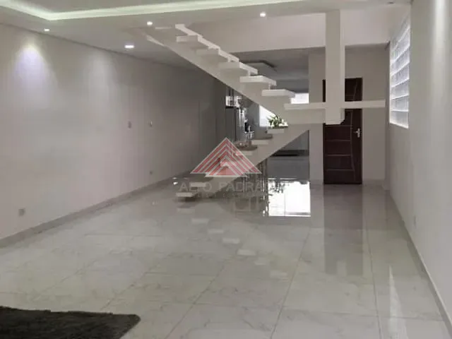 Sobrado com 125m² 3 quartos e 1 banheiro, à venda, no bairro Parque São Vicente em Mauá
