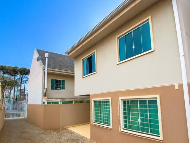 Sobrado com 132m² 3 quartos e 2 banheiros, à venda, no bairro Boqueirão em Curitiba