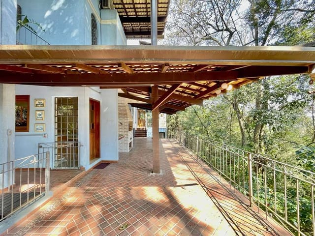 Sobrado com 1107m² 4 quartos e 4 banheiros, à venda, no bairro Altos de São Fernando em Jandira