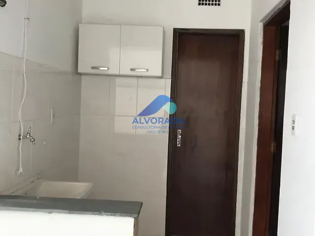 Sobrado 3 quartos e 2 banheiros, para alugar, no bairro Jardim das Indústrias em São José dos Campos