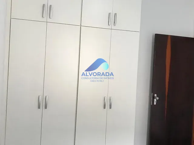 Sobrado 3 quartos e 2 banheiros, para alugar, no bairro Jardim das Indústrias em São José dos Campos