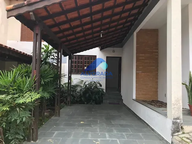Sobrado 3 quartos e 2 banheiros, para alugar, no bairro Jardim das Indústrias em São José dos Campos