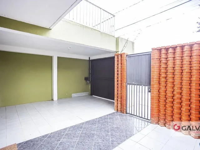 Sobrado 3 quartos e 3 banheiros, para alugar, no bairro Tarumã em Curitiba